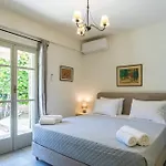Elia Villa Riglia