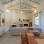 Elia Villa Riglia